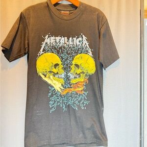 Metallica Short-Sleeve Graphic Tee in Black with Yellow Skull Art